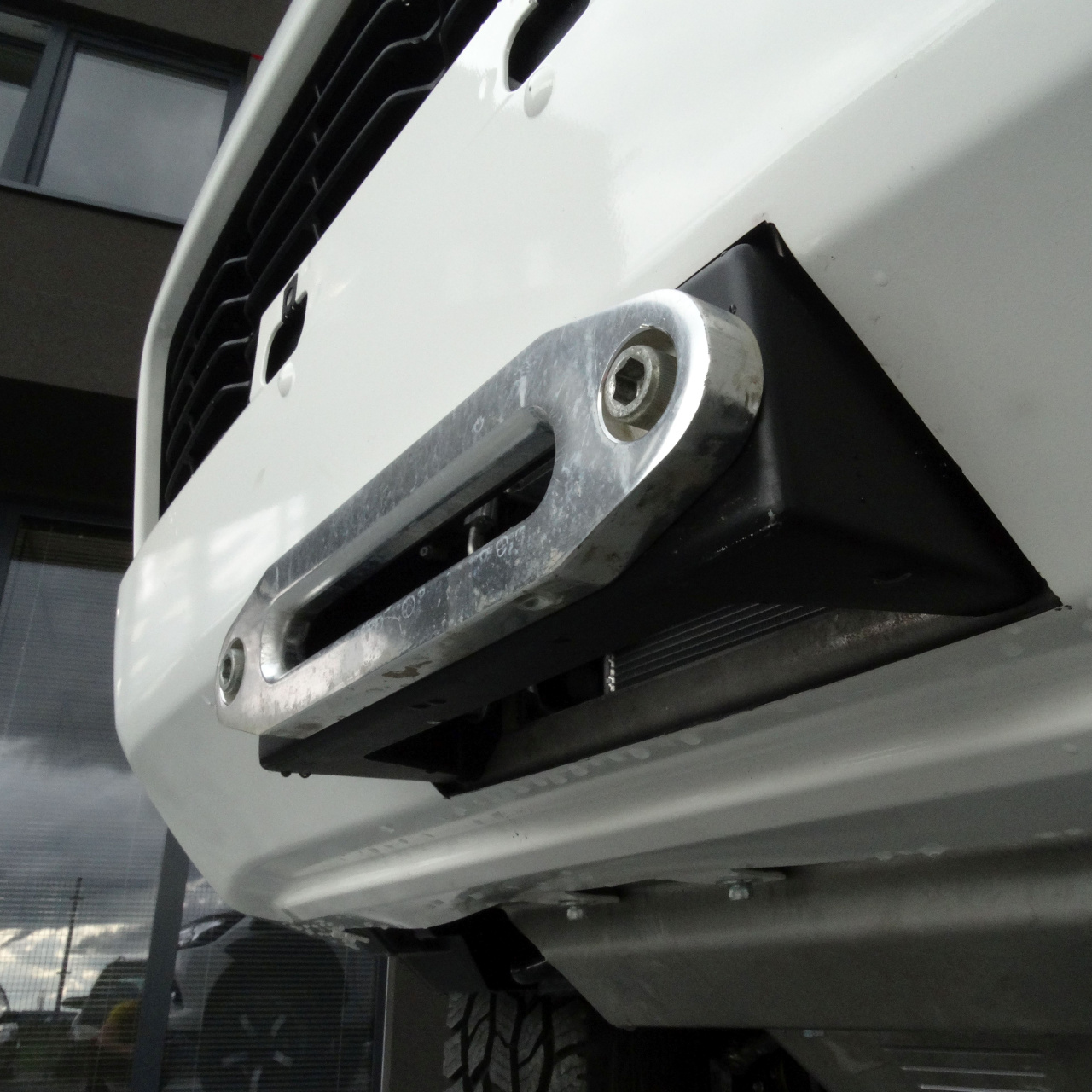 PŁYTA POD WYCIĄGARKĘ Toyota Hilux Revo